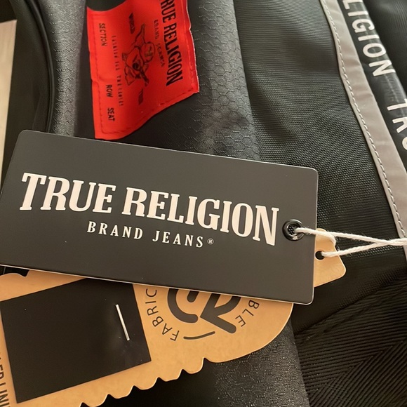 True Religion Tulo Duffle Bag / Gym Bag - Picture 3 of 3